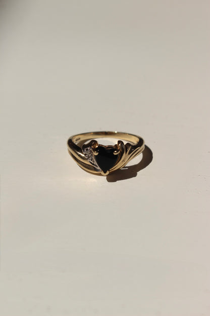 Vintage 10K Yellow Gold Black Onyx Heart Ring