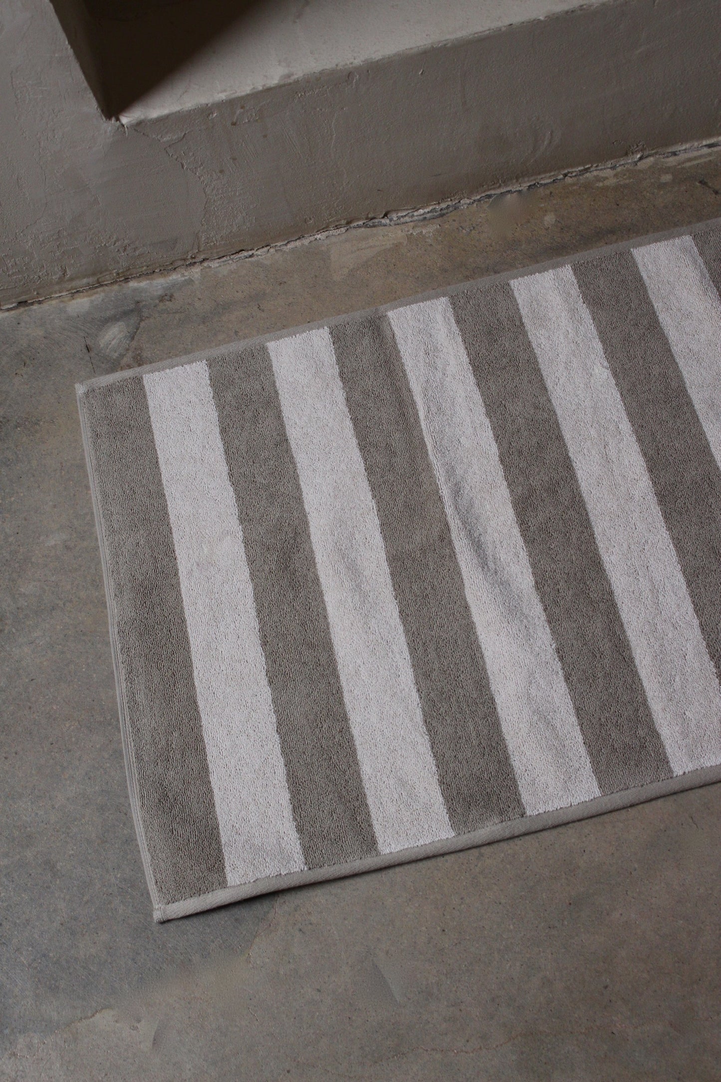 Simple Striped Terry Bath Mat