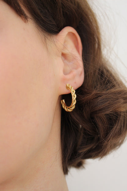 Vintage 10K Yellow Gold Chain Hoop Earrings