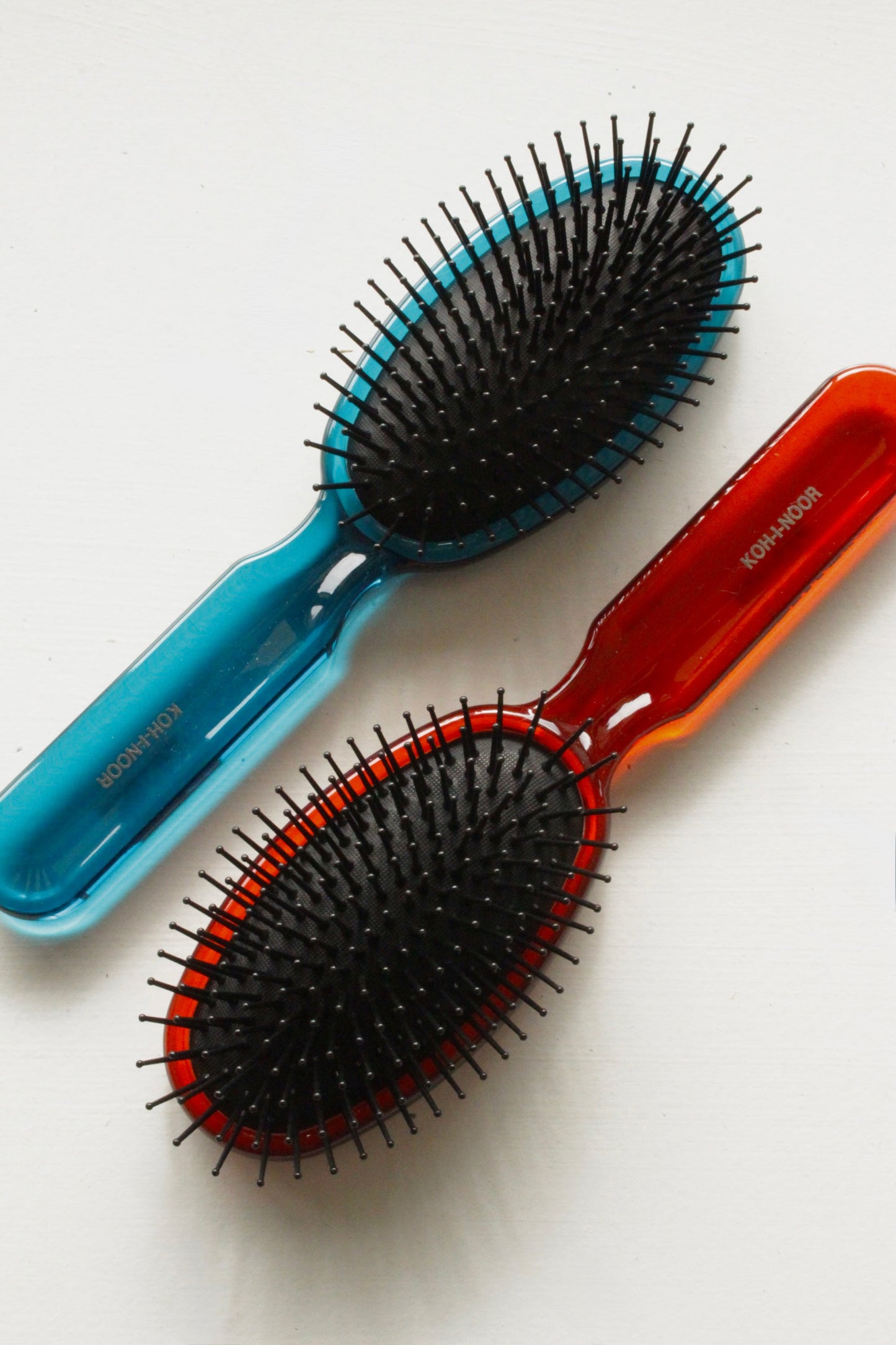 All Seasons Nylon Pin Brush