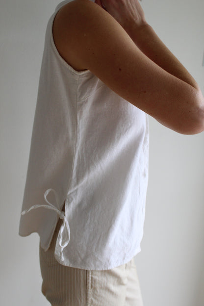 Vintage Cloud White Linen Sleeveless Blouse