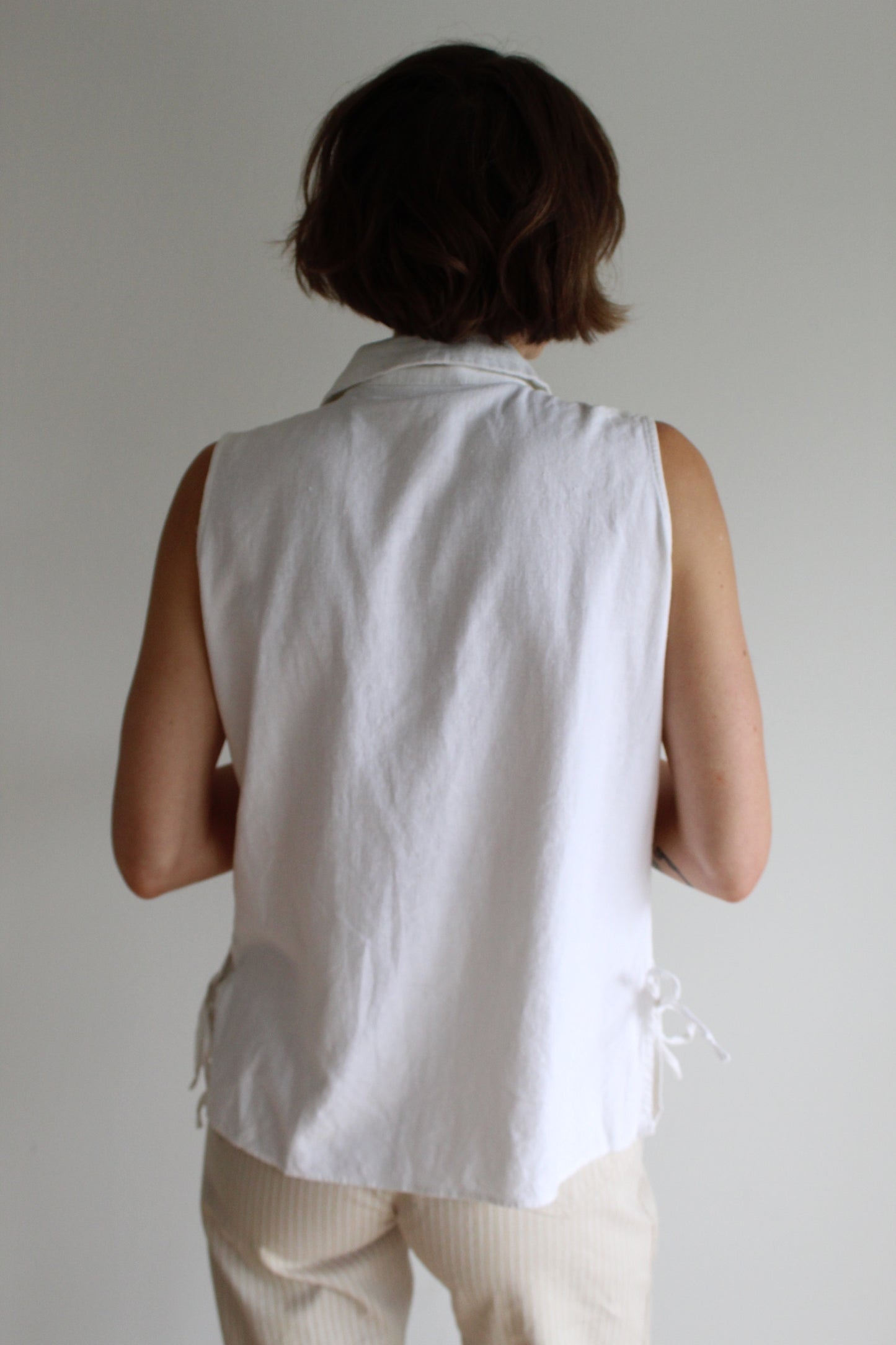 Vintage Cloud White Linen Sleeveless Blouse