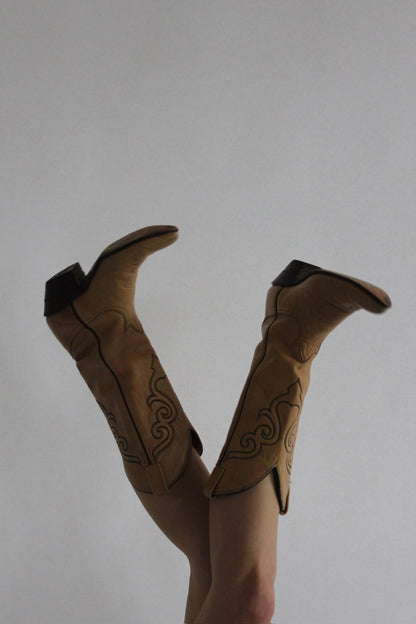 Vintage Caramel Leather Cowboy Boots