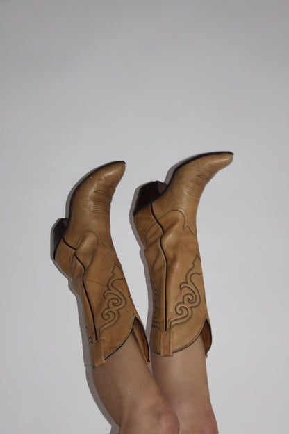 Vintage Caramel Leather Cowboy Boots