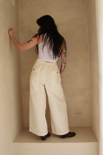 Mikia Pant