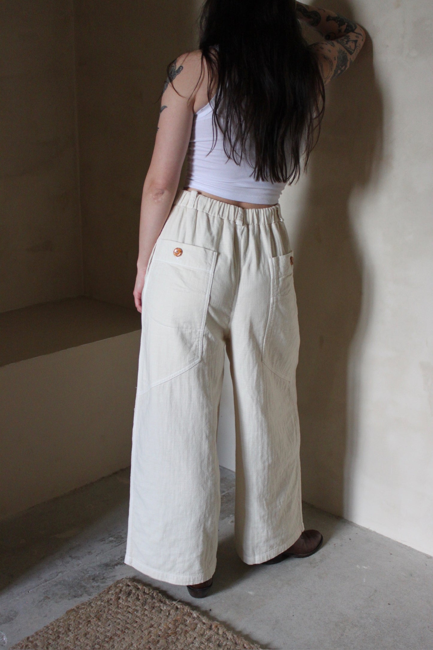 Mikia Pant