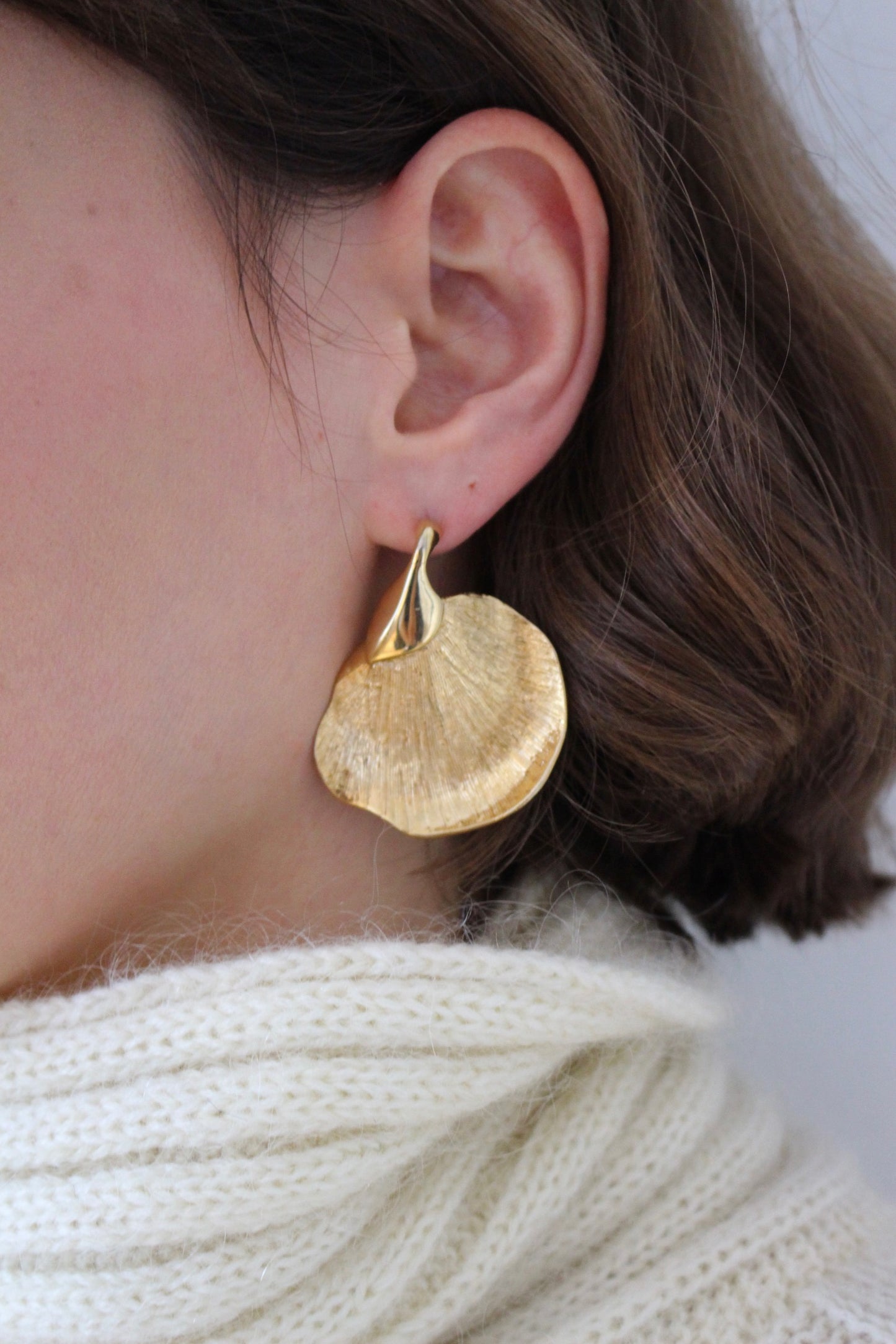 Beautiful Vintage Gold Leaf Earrings