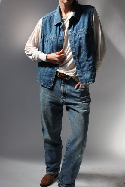 Distressed Wrangler Rugged Wear Jeans