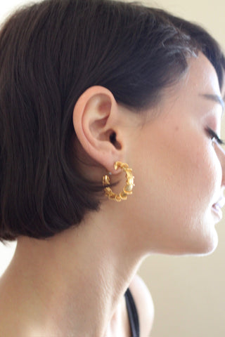 Vintage Gold & Coil Accent Hoop Earring