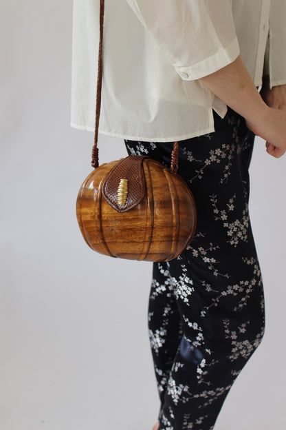 Beautiful Timmy Woods Handcarved Shell Bag