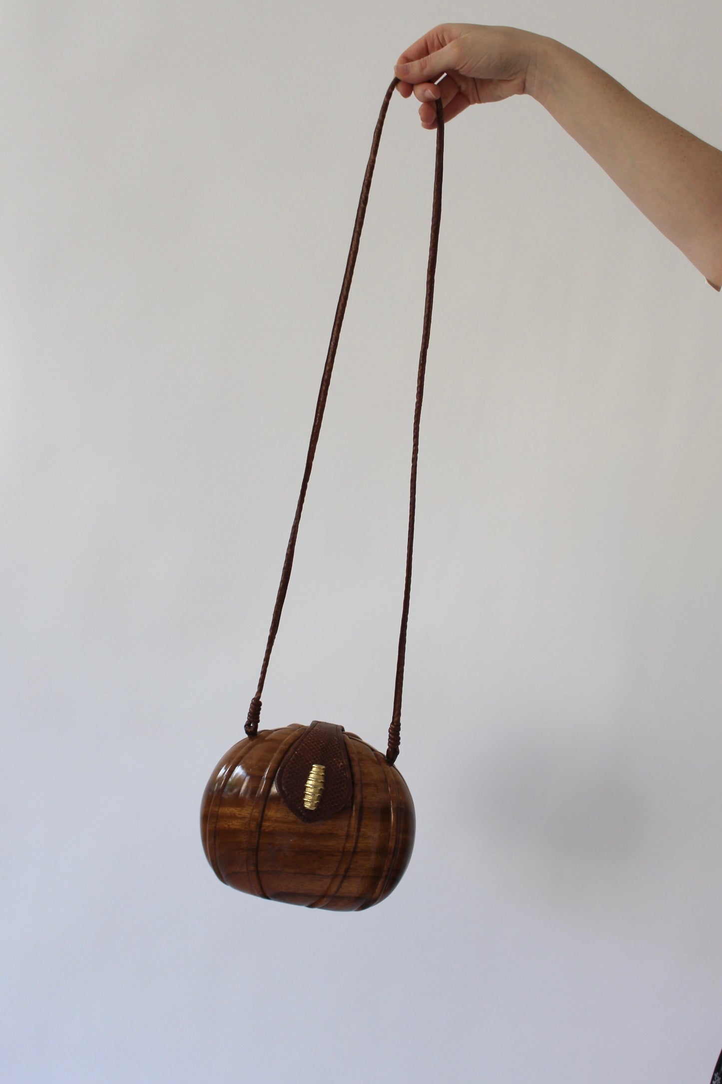 Beautiful Timmy Woods Handcarved Shell Bag