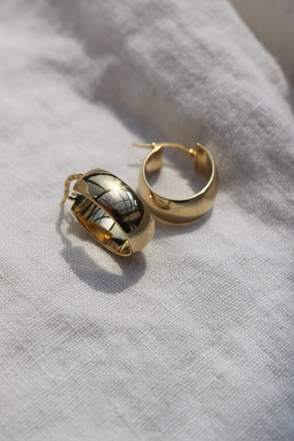 Vintage Italian 18K Yellow Gold Hoop Earrings