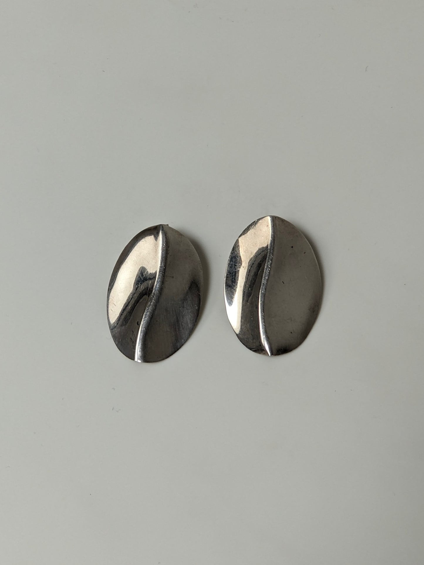 Beautiful Vintage Sterling Silver Rippled Plate Earrings