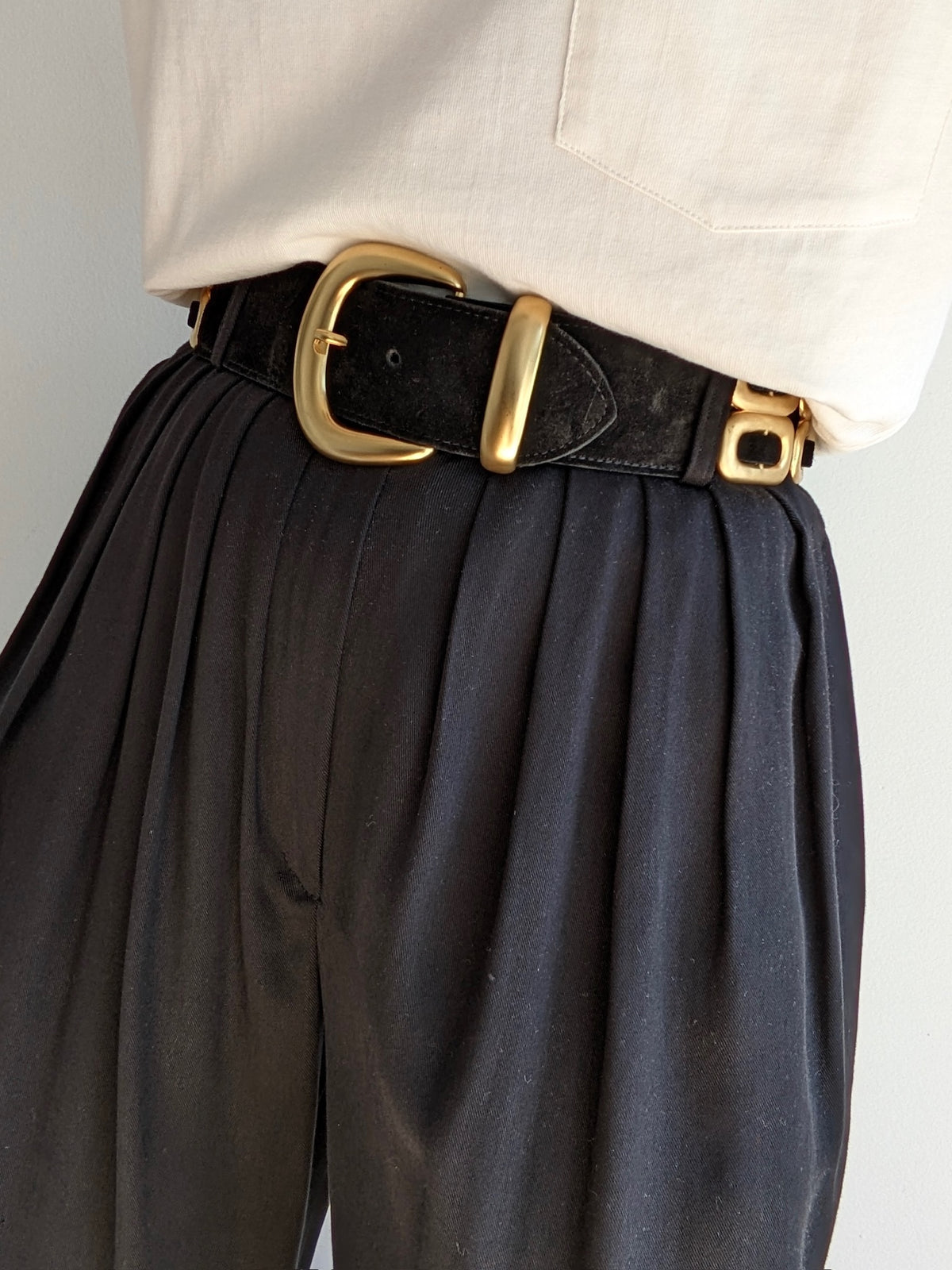 Gorgeous Vintage Onyx Suede & Gold Hardware Belt