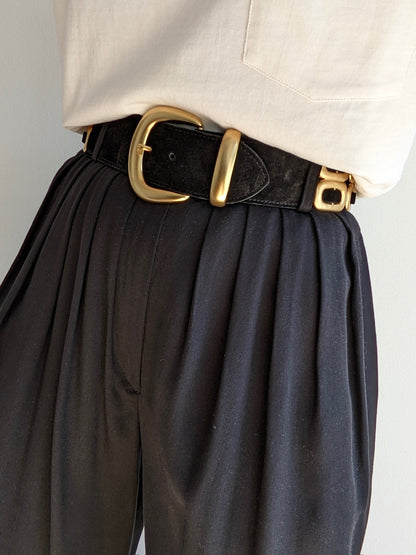 Gorgeous Vintage Onyx Suede & Gold Hardware Belt
