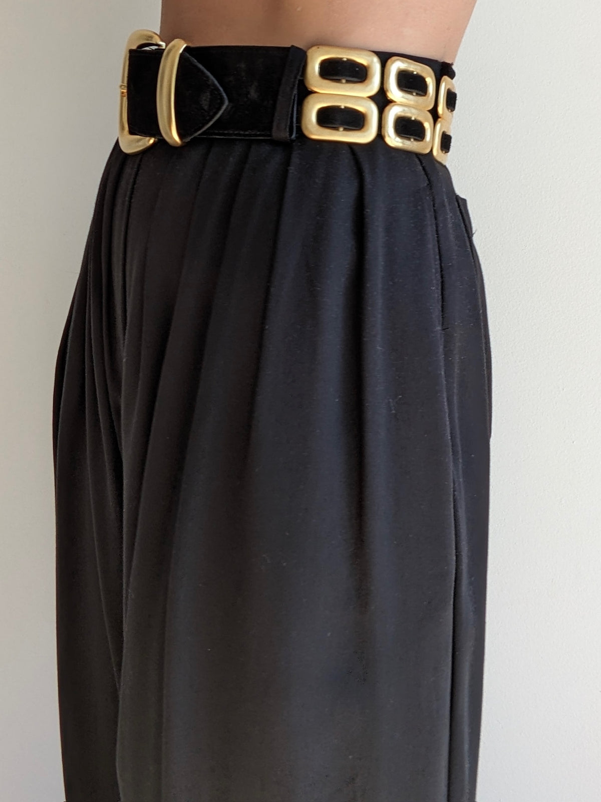 Gorgeous Vintage Onyx Suede & Gold Hardware Belt