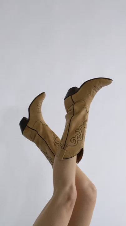 Vintage Caramel Leather Cowboy Boots