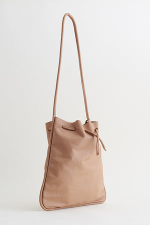 Are Studio Andris Bag / Available in Sand