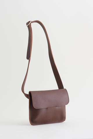 Are Studio Quinn Bag / Available in Walnut