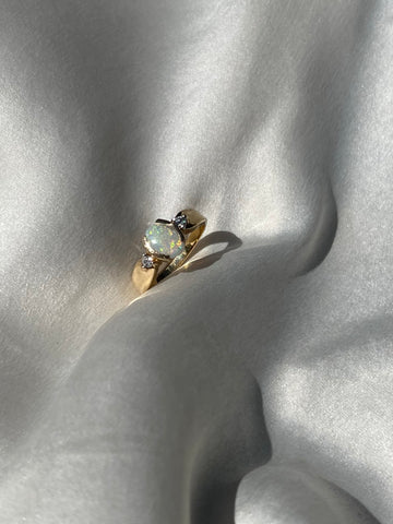 Vintage 14K Opal & Diamond Ring