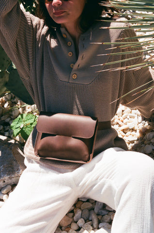 Are Studio Quinn Bag / Available in Walnut