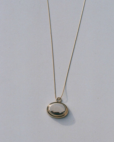 Na Nin Layered Oval Pendant Necklace